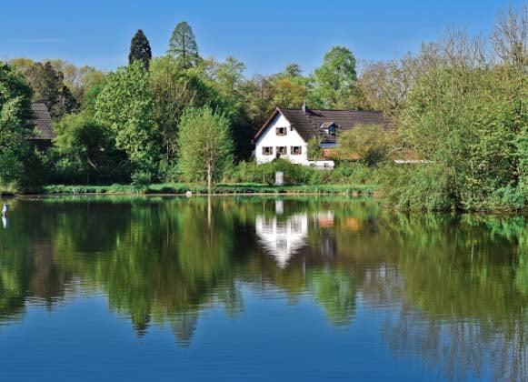 floating docks Vs. fixed docks3