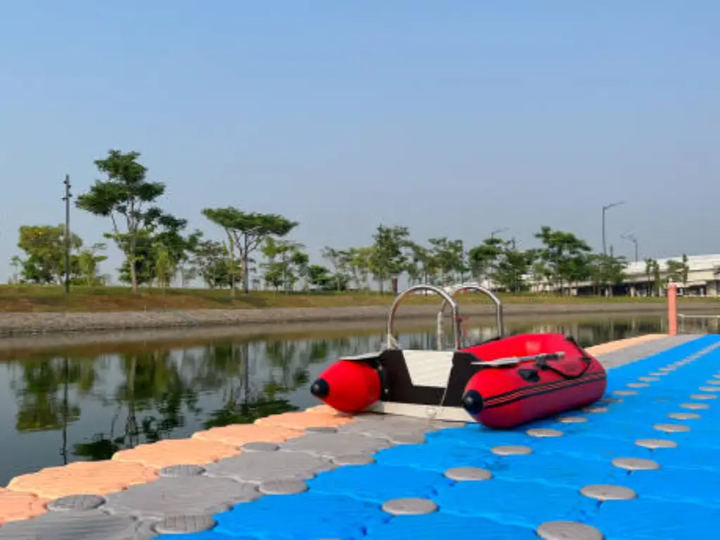 Plastic modular floating dock3