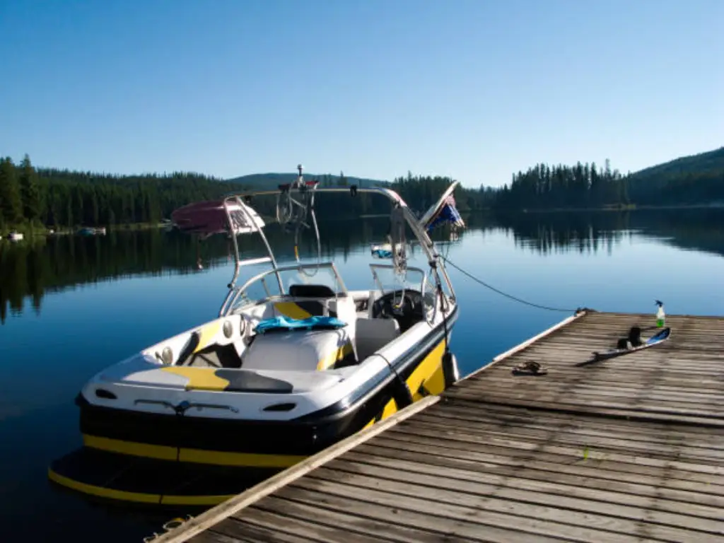 Combien coûte un bateau ponton ?
