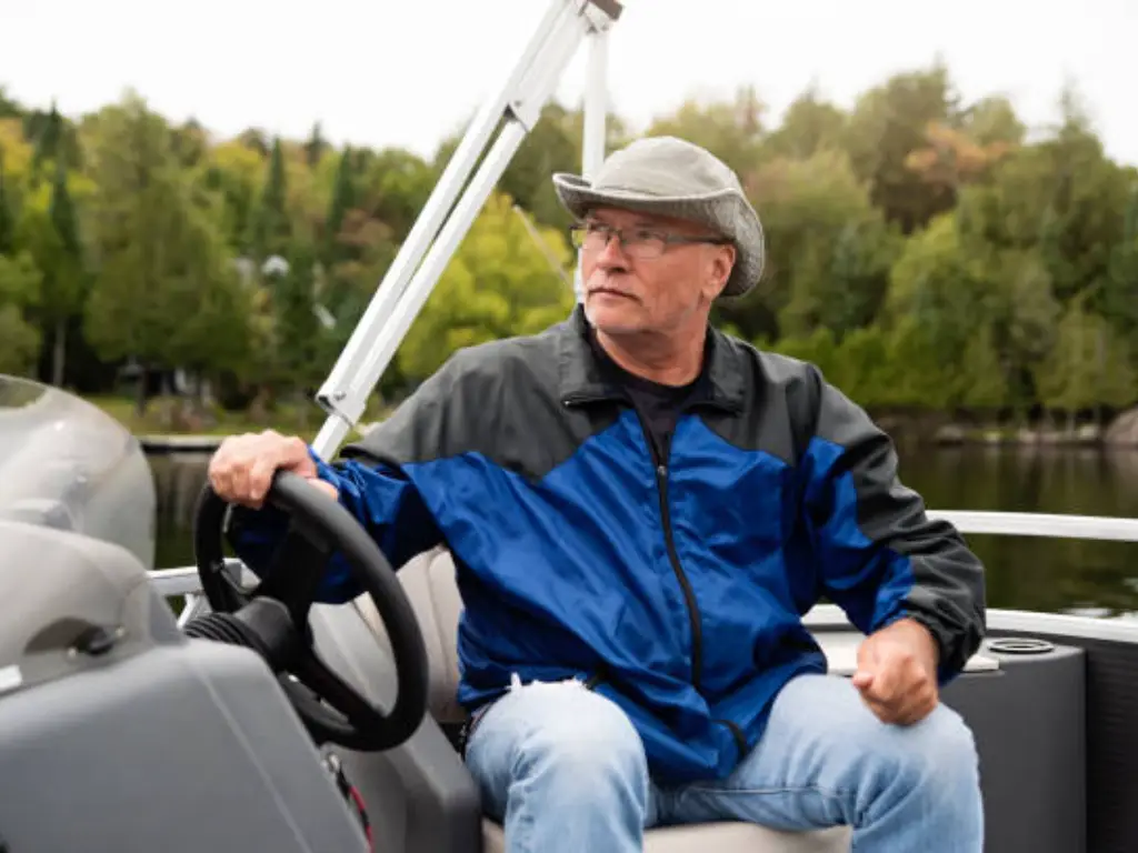 how to drive a pontoon boat