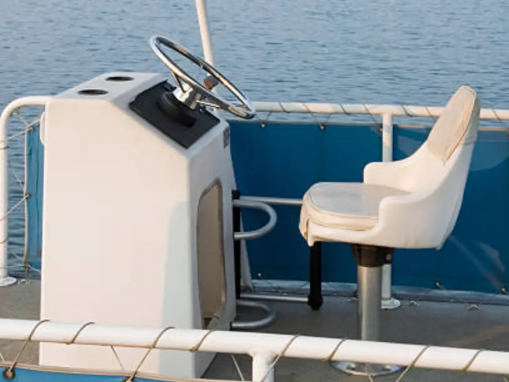 how to drive a pontoon boat
