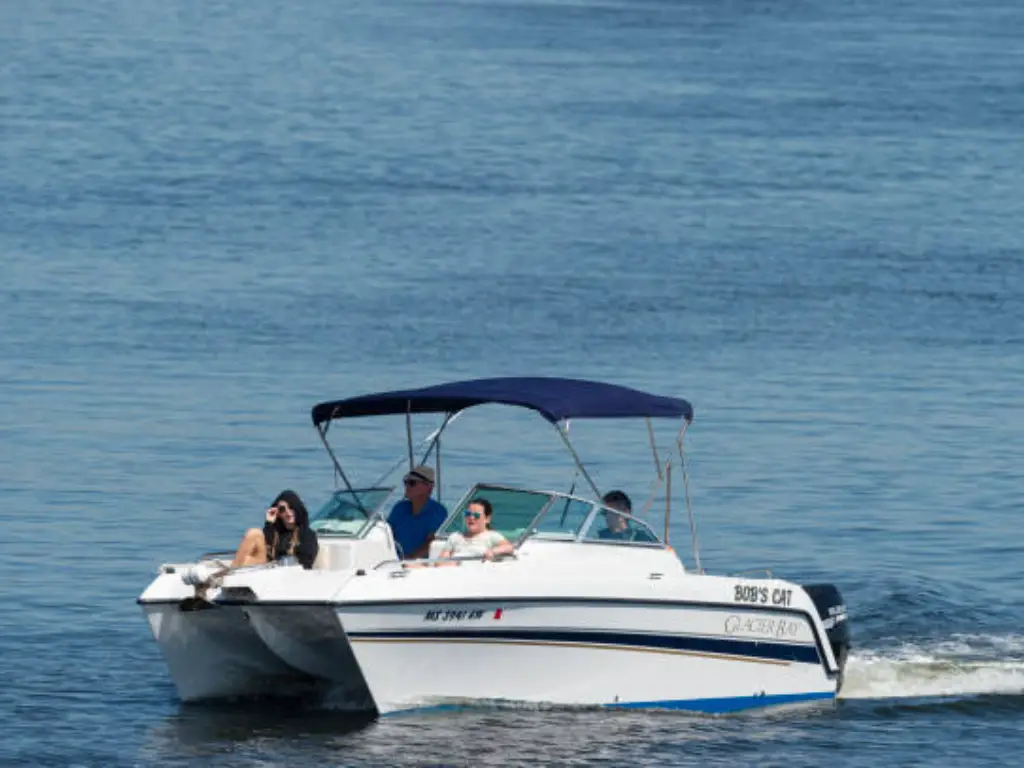 how to drive a pontoon boat