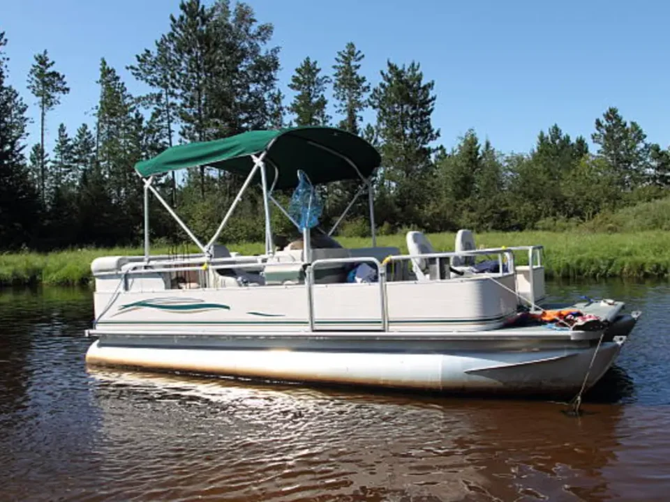 Pontoon Boat (1)