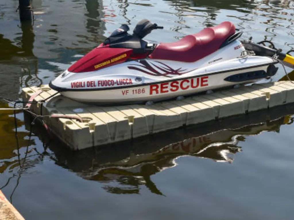 how-to-get-jet-ski-off-floating-dock2