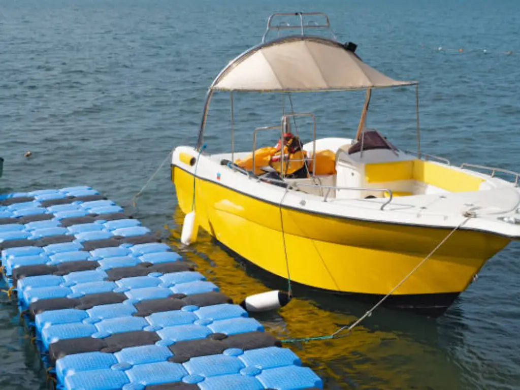 how to dock a pontoon boat3