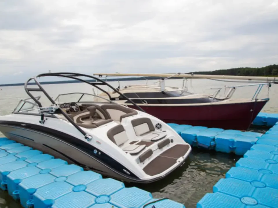 how to dock a pontoon boat4