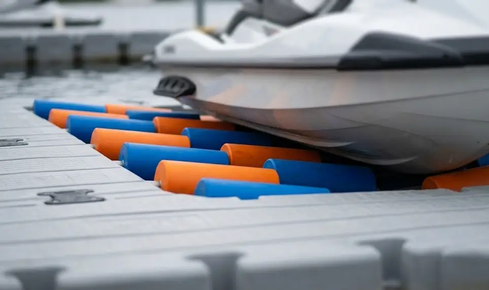 Polyurethane rollers for hull protection