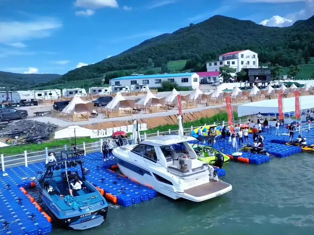 Freshwater Shark Club, Jiaohe, Jilin